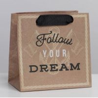Gift square package «Follow»